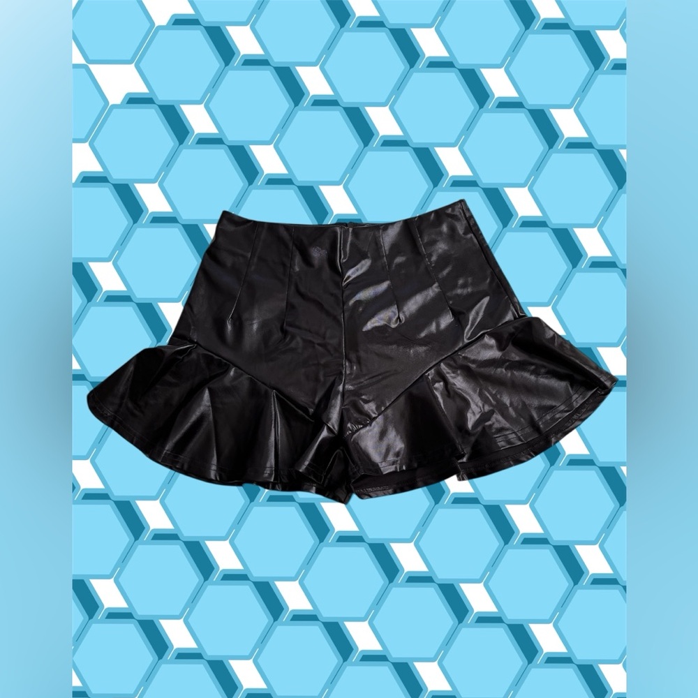 Edge Skorting Around (Skirt Shorts thing)